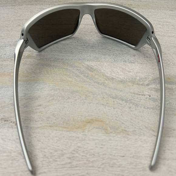 NIB Oakley Sunglasses Cables X Silver Prizm Black Polarized Lens 009129 New - Picture 4 of 6